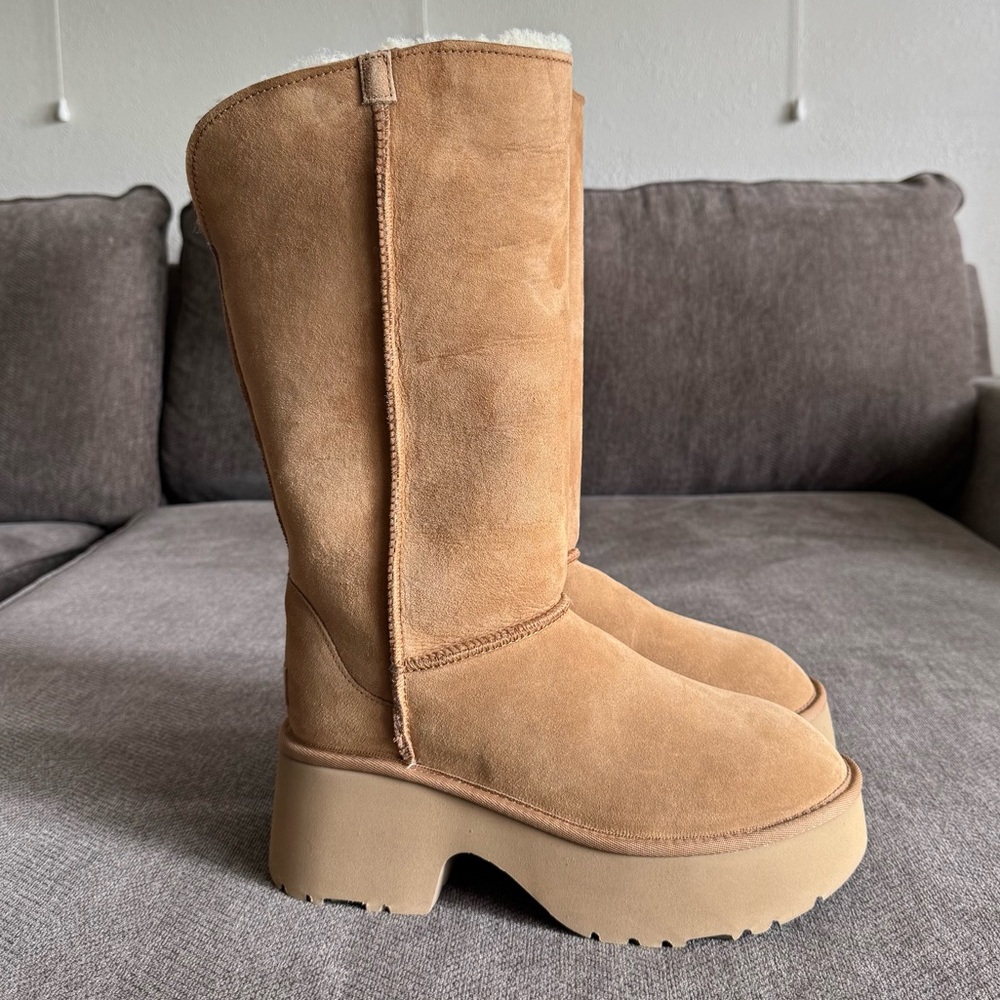 UGG Classic New Heights Cuffable Boots - Picture 4 of 9